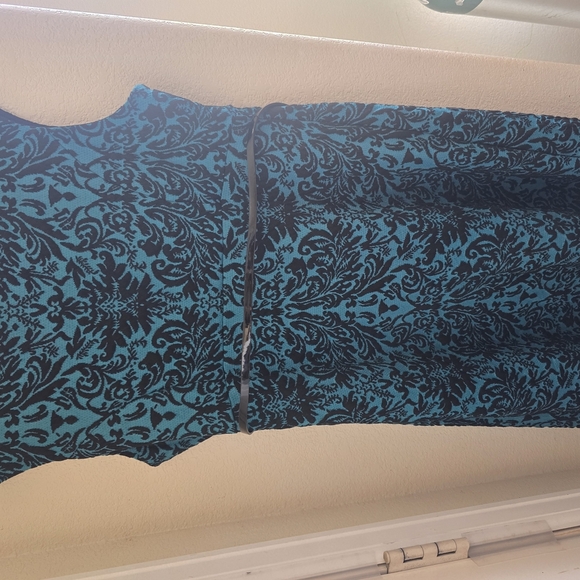 Motherhood Maternity Dress – L, Belted Damask Print - Picture 3 of 6